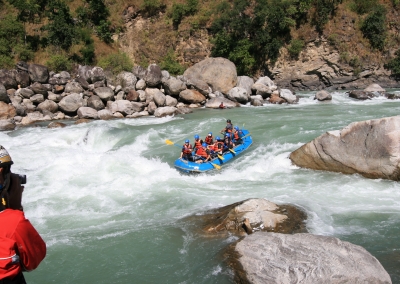 Rafting Nepal 8Adventures River Tamur Big Rapid Shooting